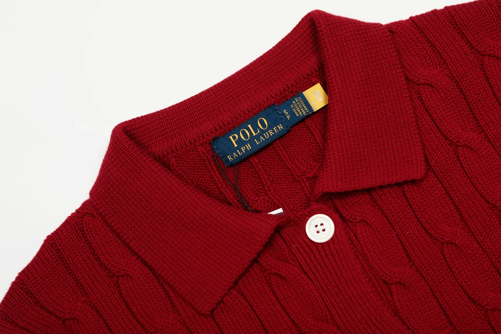 P270 Top quality" Style number: DS822# (not off the shelves all year round) [Ralph Lauren solid color pony embroidered logo lapel twist knitted cardigan] ✅Ralph Lauren Ralph Lauren classic basic versatile lapel knitted cardigan jacket ✅Main supply platform live broadcast Wholesale entity Replacement when out of stock Not off the shelf ✅ZP quality 1:1 version Scan the code to enter the GF website Counter quality ✅Detailed quality is the only one in Guangzhou Imported quality cotton yarn, focusing on high-end, cost-effective, good quality needless to say ✅The version is restored to the original order, the maximum size can be worn up to 160 pounds, loose, comfortable and stress-free ✅The upper body is simple and easy to match, ootd must-have style, good-looking clothes are never picky, a must-have recommendation for couples. Size: S-XL Color: black white gray almond light blue khaki pink burgundy Chinese red navy white label navy red label